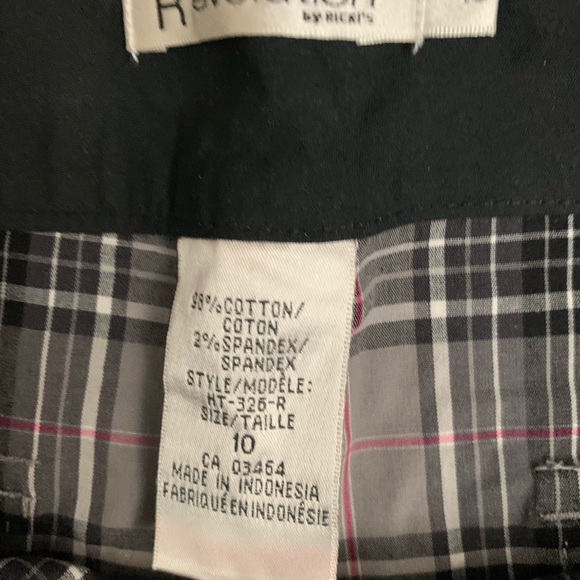 NEW. Shorts with pockets nwot - Picture 3 of 7